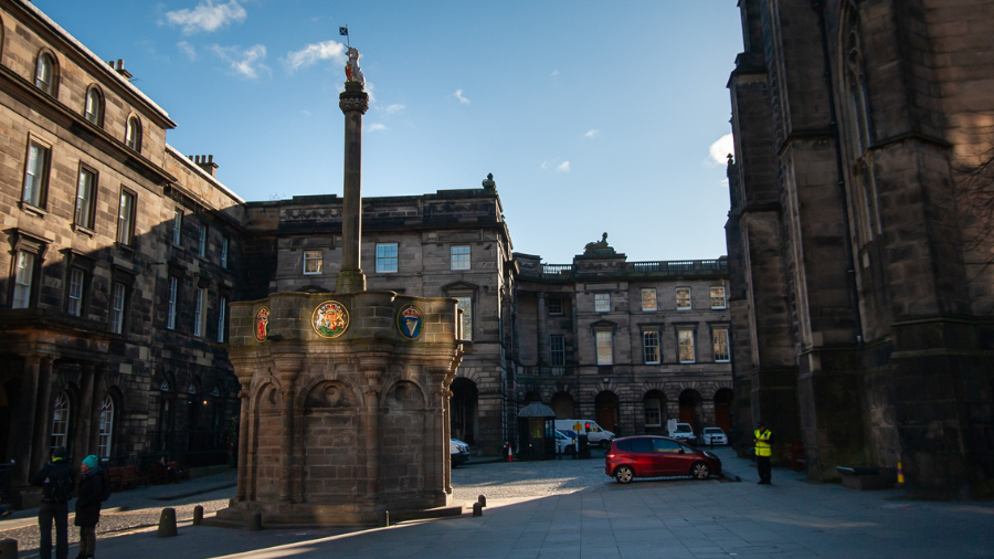 Mercat Cross, Royal Mile